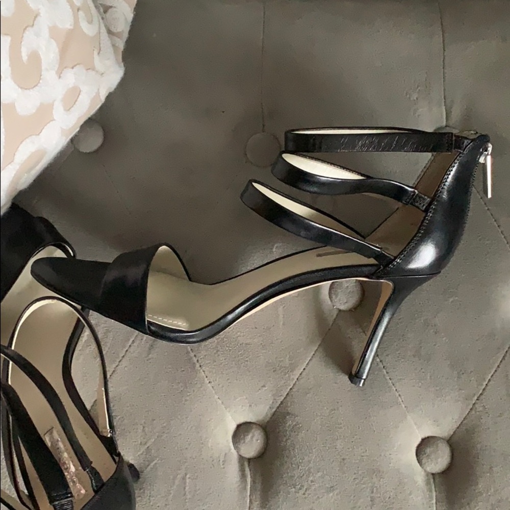 🖤 Triple Strap Black BCBG Heels
